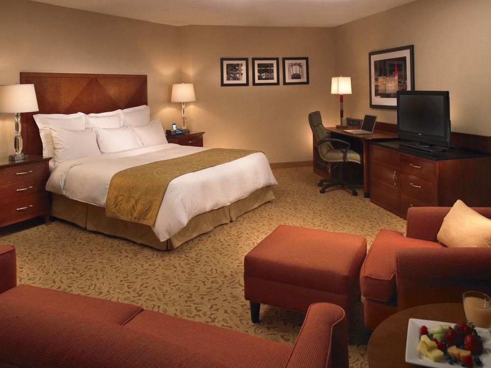 Marriott At The University Of Dayton Exterior photo